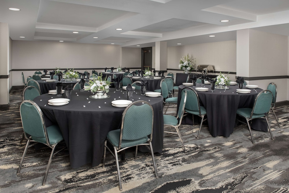 Embassy Suites Hotel Winston Salem - photo 42