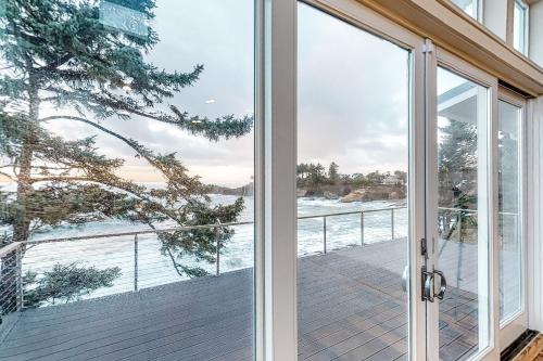 Whale Watchers Upper in Depoe Bay, United States