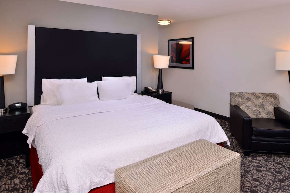 Hampton Inn & Suites DuPont - photo 9