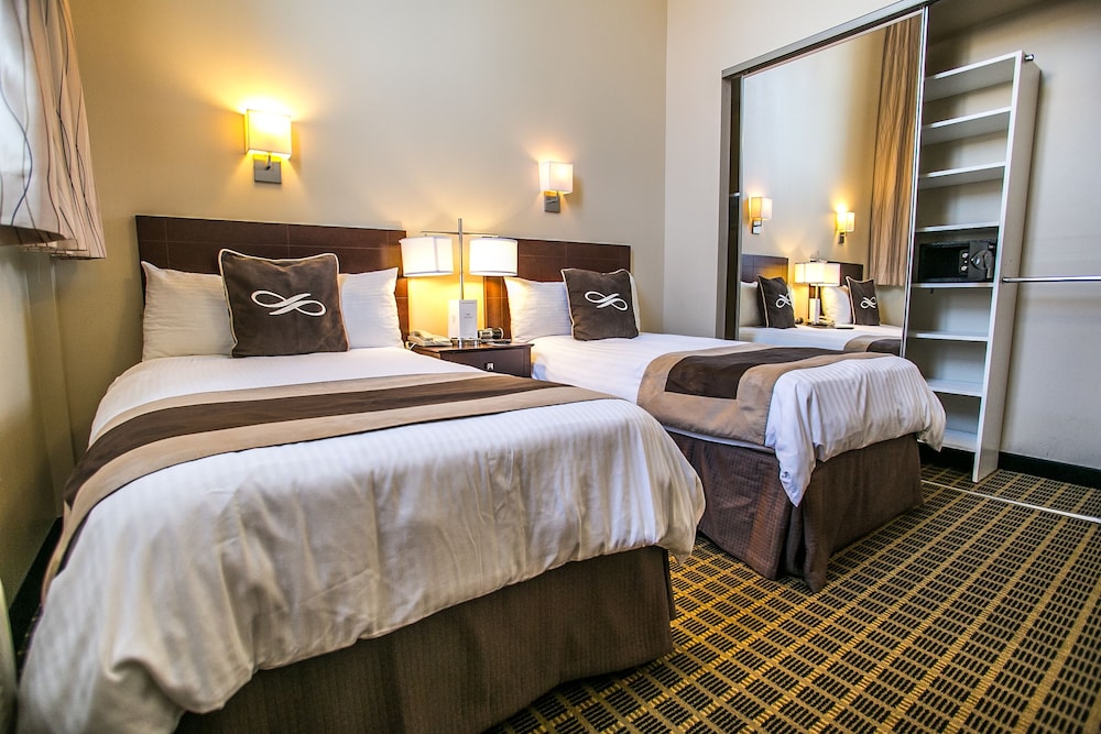 Pointe Plaza Hotel - photo 32