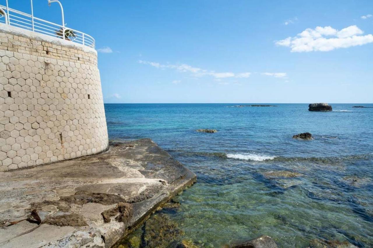 Casa sul mare con discesa privata — 4-Star Luxury Hotel in Siracusa, Italy