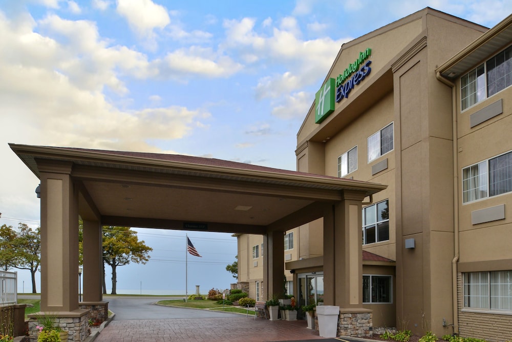 Holiday Inn Express & Suites St Joseph by IHG - photo 87