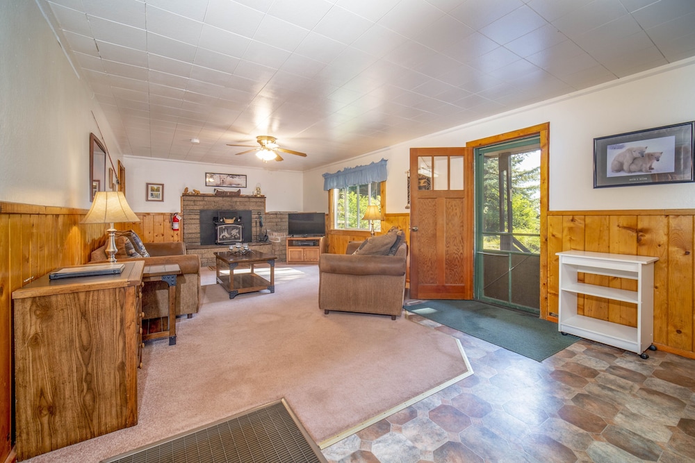 Bear Paw Lodge & Vacation Homes - photo 31