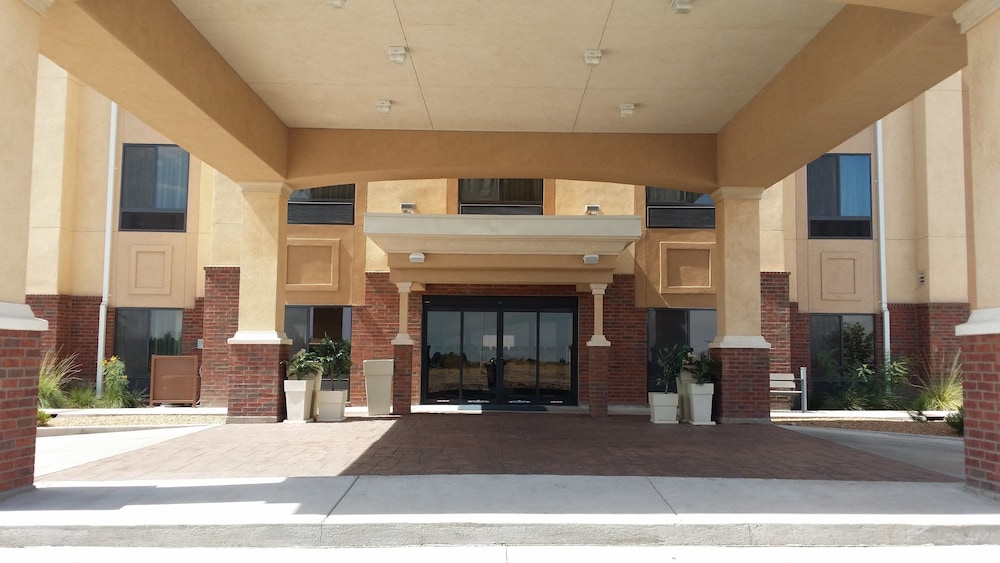Holiday Inn Express Hotel and Suites Deming Mimbres Valley - photo 30