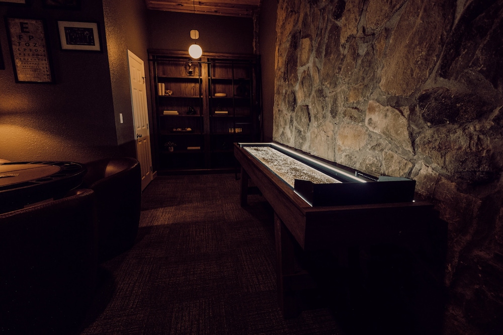 Tremont Lodge & Resort - photo 259