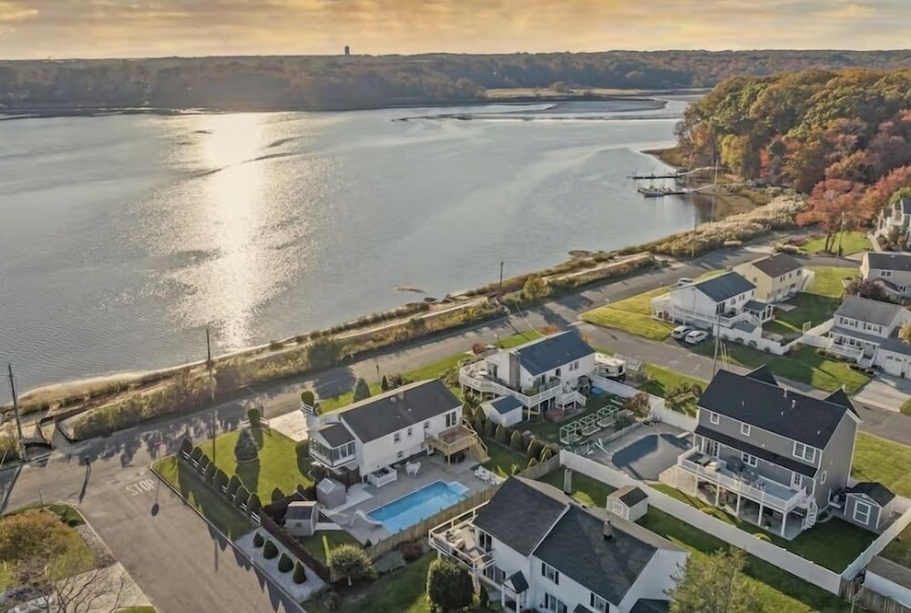 4BR Open Concept Sunset View Pool & Near Ocean — Neptune City — photo 4