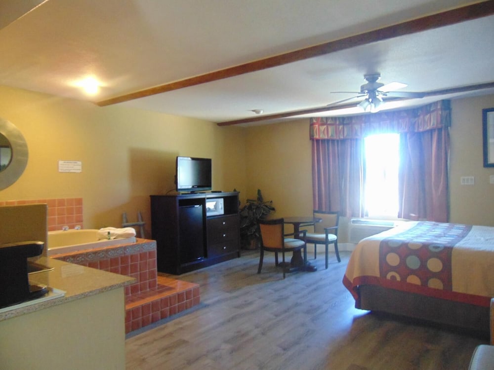 Super 8 by Wyndham Payson - photo 7