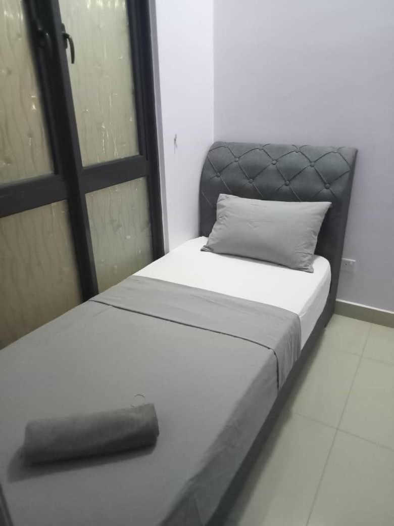 Pool View Homestay at Ayuman Suites Gombak — 4-Star Luxury Hotel in Kuala Lumpur, Malaysia