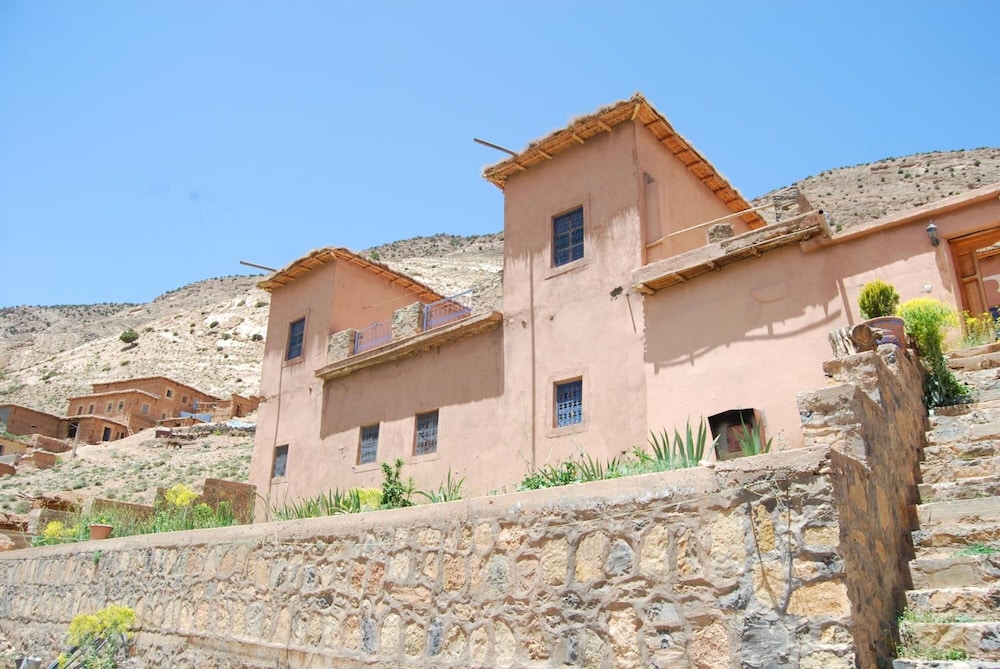 Kasbah Ait Bouguemez — hotel in Tabant