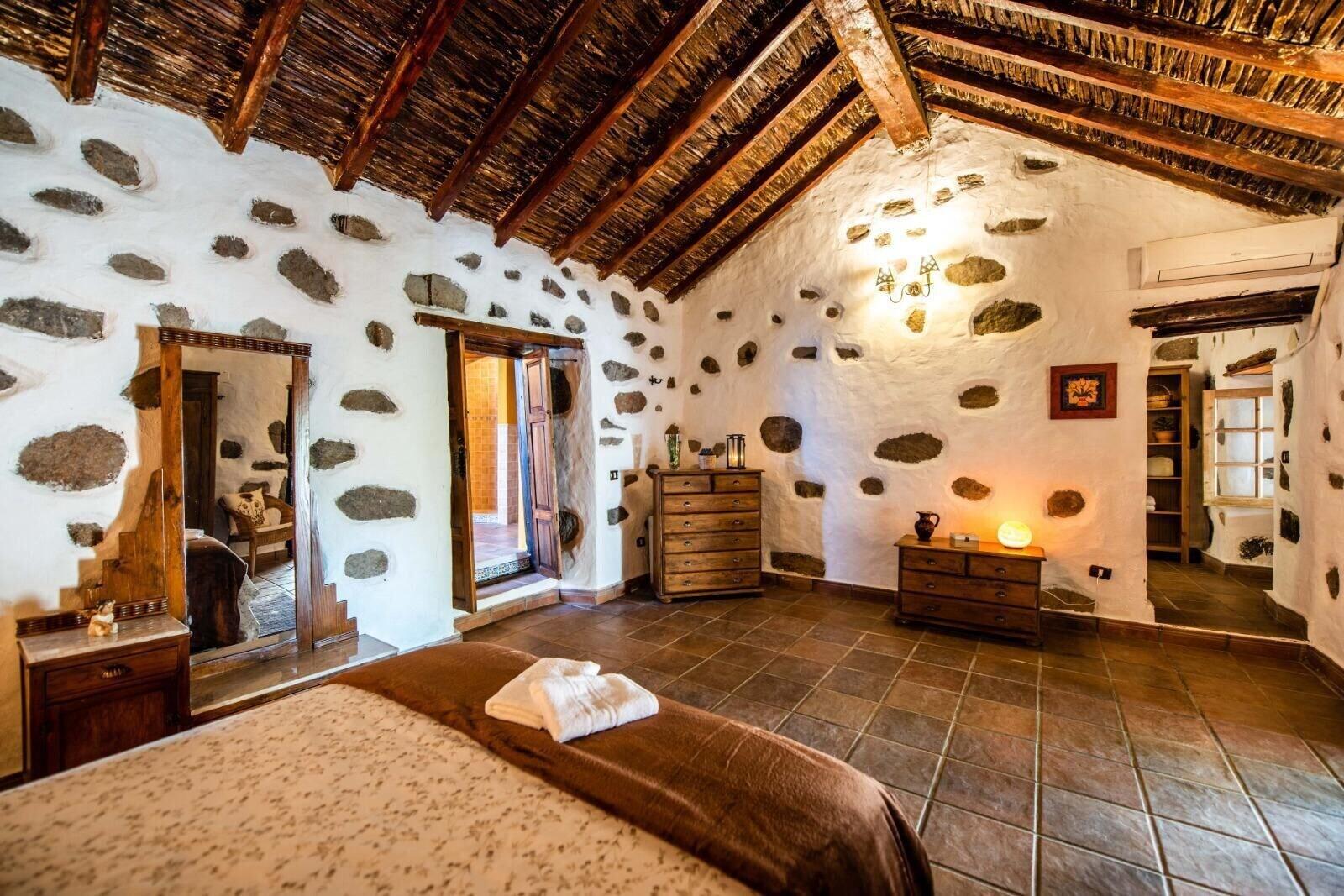Vv El Lagar de Tunte Fibra Internet — 4-Star Luxury Hotel in San Bartolome De Tirajana, Spain