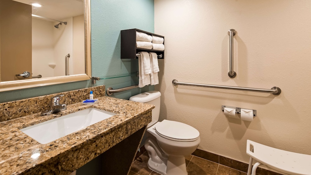 Holiday Inn & Suites Columbia NE Ft Jackson Area by IHG - photo 53