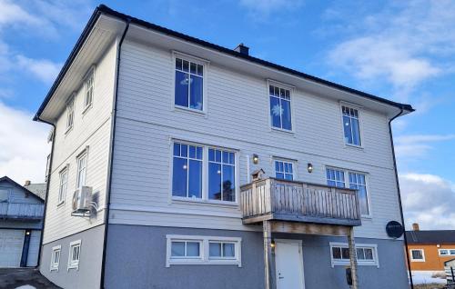 Beautiful Home In Berlevåg With Sauna — 5-Star Luxury Hotel in Berlevag, Norway