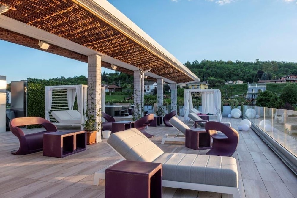 Hotel Le Palme Lago Maggiore — hotel in Dormelletto