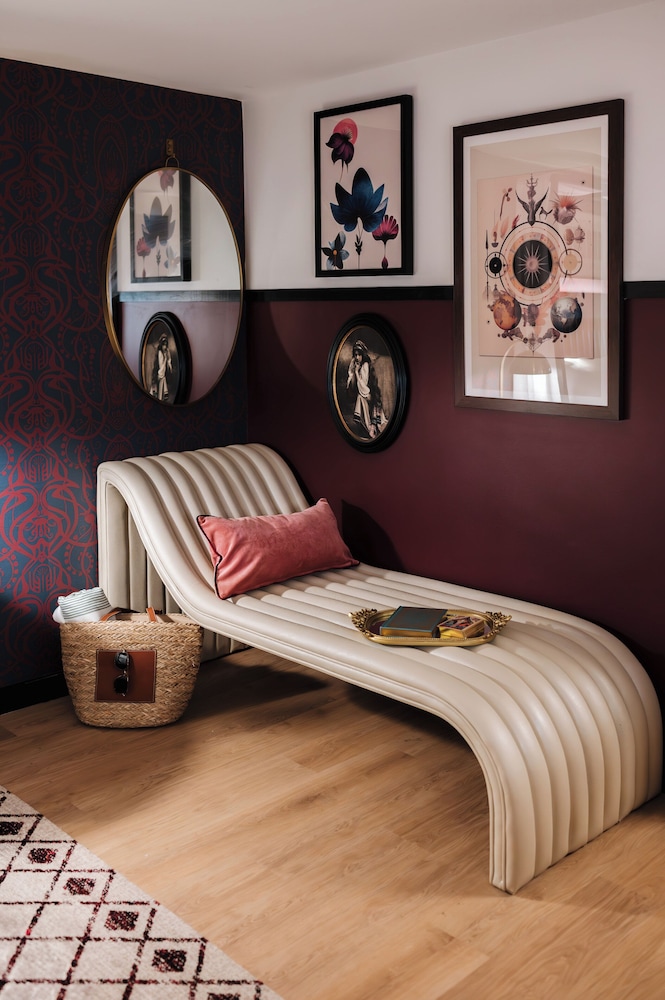Uncommoner Hotel By Reverie Boutique Collection — West Yarmouth