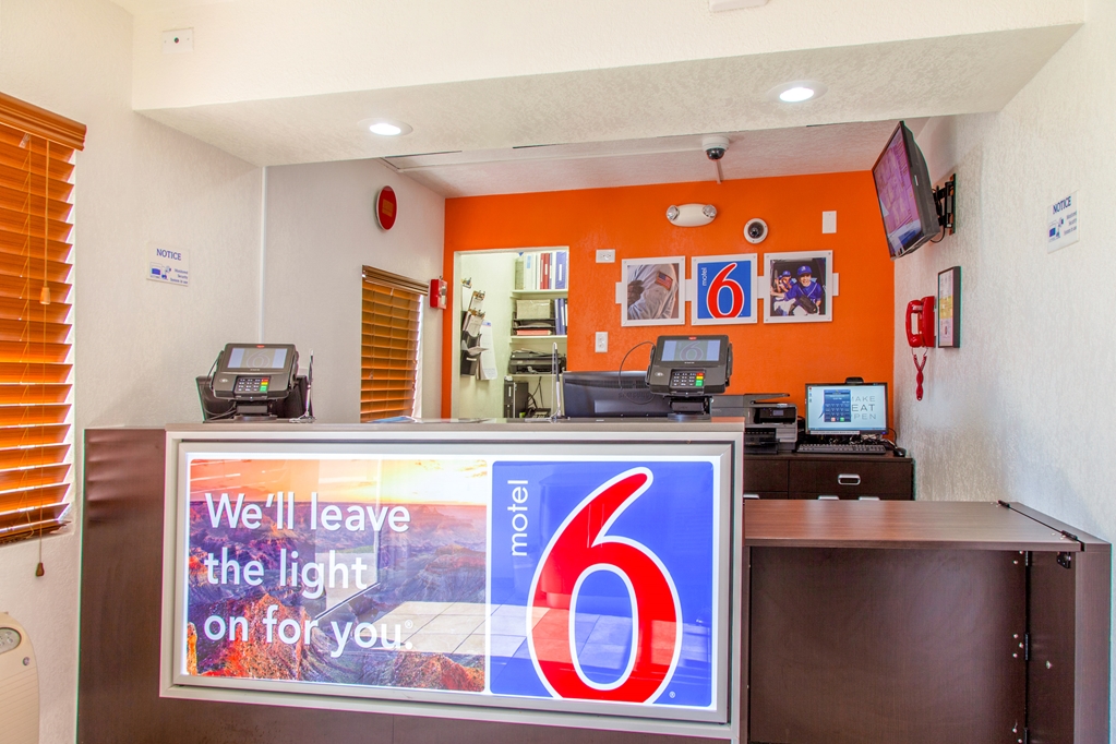 Motel 6 Phoenix AZ Airport 24th Street - photo 22