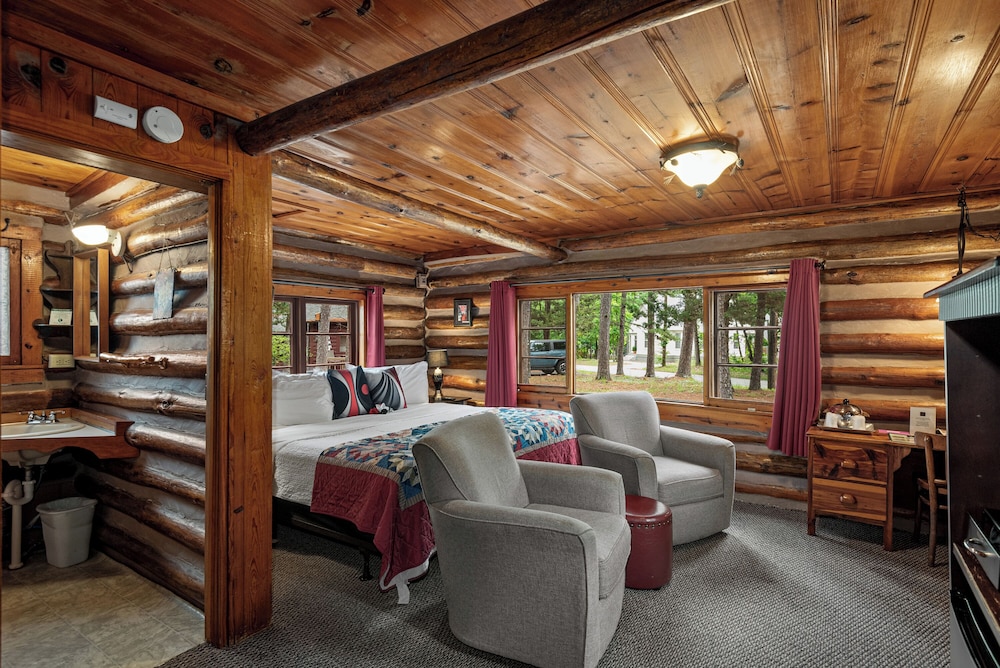 Tall Pines Inn - featured photo