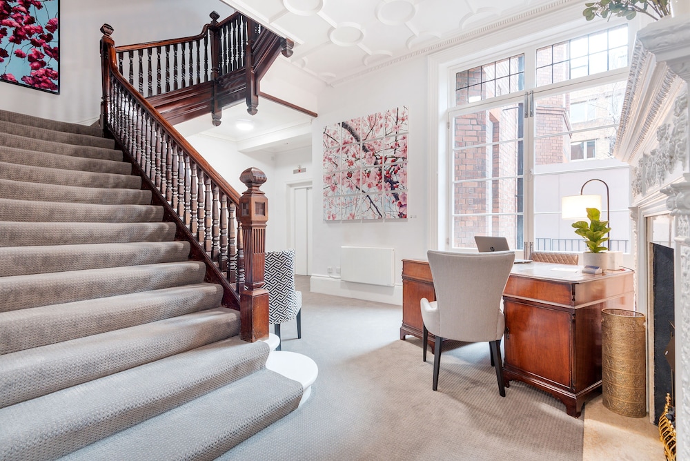 3 Sloane Gardens by UnderTheDoormat — 4-Star Luxury Hotel in London, United Kingdom