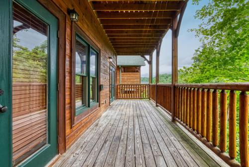 Lazy Bear Lodge Hot Tub Resort Pool WIFI 1089 FREE tickets each paid day Dollywood and More - photo 43