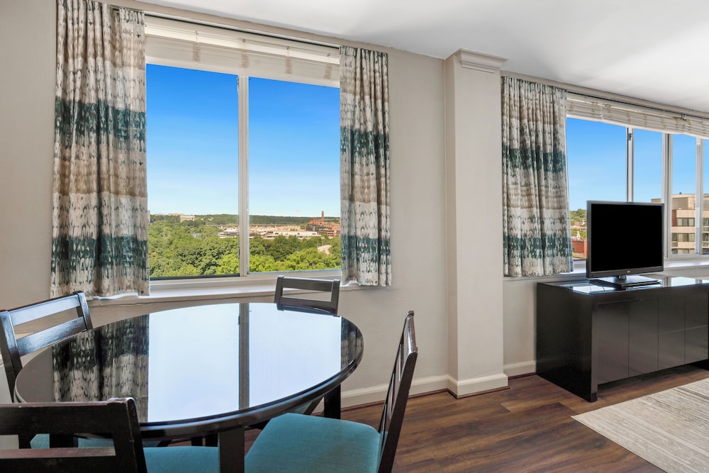 The River Inn - photo 3