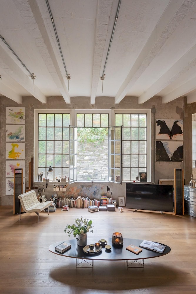 Design Loft With Private Parking — 4-Star Luxury Hotel in Como, Italy