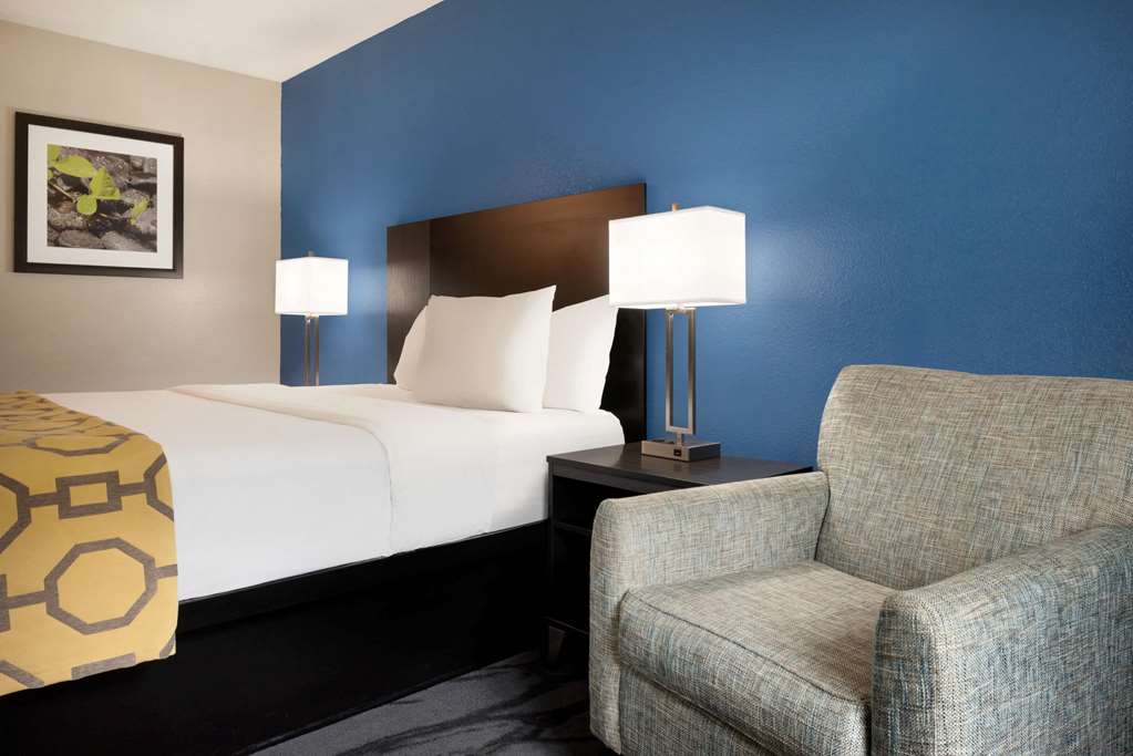 Baymont Inn & Suites by Wyndham Swanton Toledo Airport - photo 16