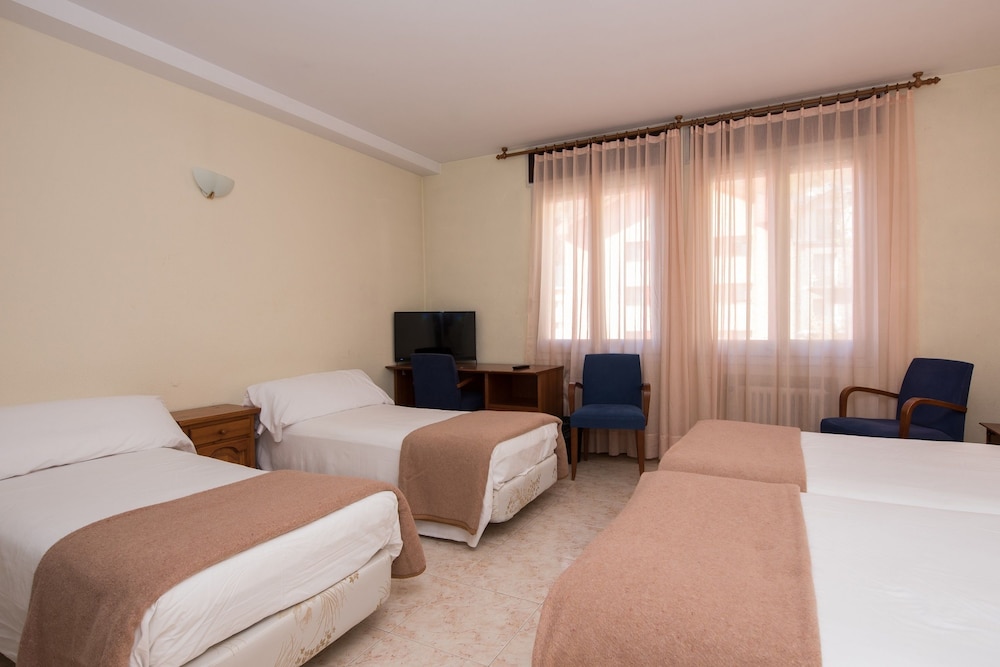 Hotel Oros by Nexta — Encamp — photo 4