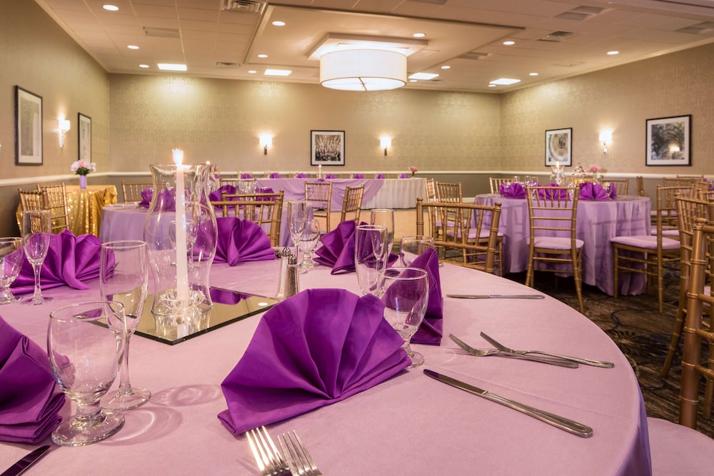 DoubleTree by Hilton Hotel Laurel - photo 39