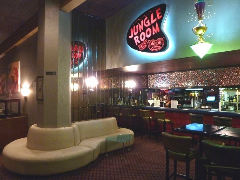 Elvis Presley's Heartbreak Hotel - photo 13