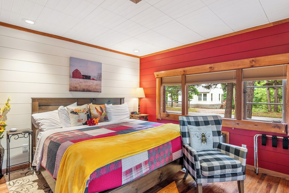Tall Pines Inn - photo 33