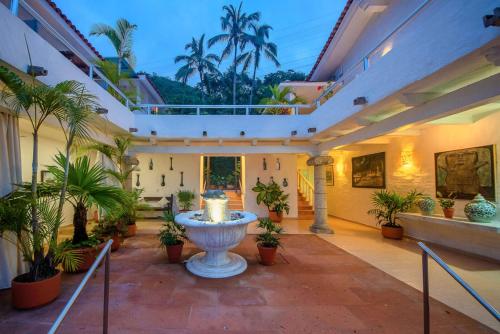 Beachfront House in Puerto Vallarta — 4-Star Luxury Hotel in Puerto Vallarta, Mexico