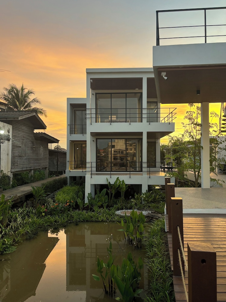 The Episode Boutique Hotel in Surat Thani, Thailand