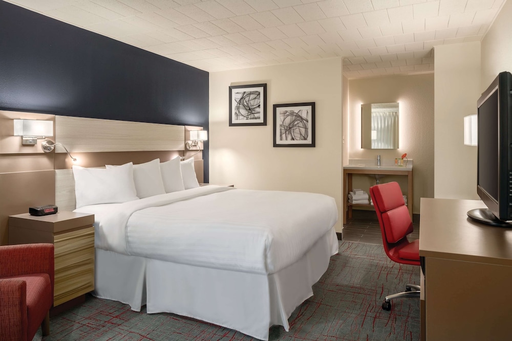 Ramada by Wyndham Indiana - photo 7