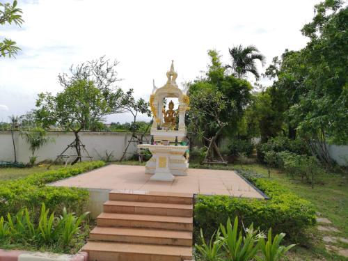 Sirapa Resident Aparthotel — Chachoengsao
