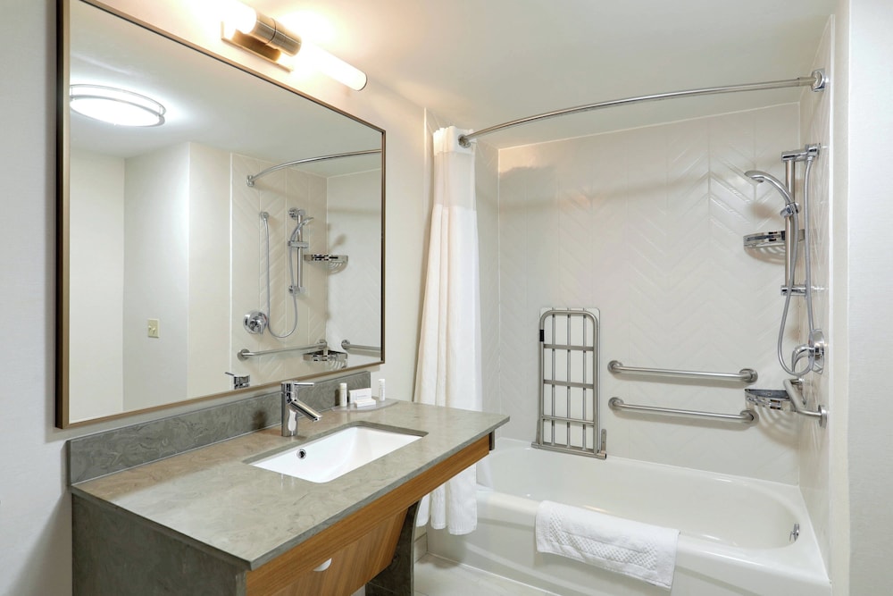 Fairfield Inn & Suites by Marriott Woodbridge - photo 13