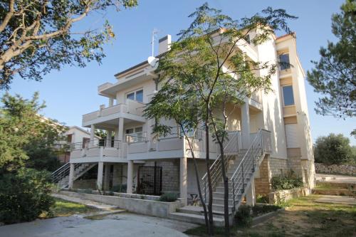 Apartments with a parking space Novalja Pag 9413 — 4-Star Luxury Hotel in Novalja, Croatia