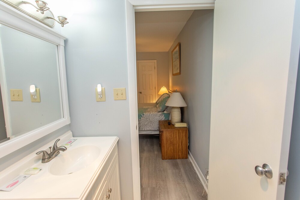 Royal Garden Resort 705 2 Bedroom Condo by RedAwning - photo 30