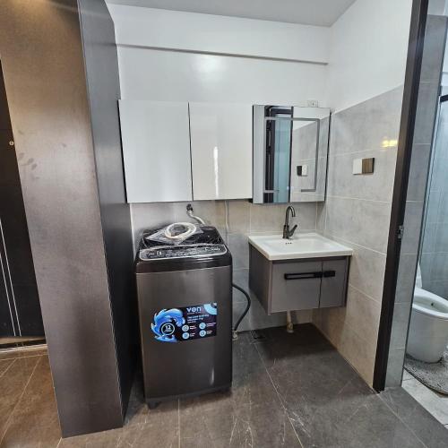Dpfa's Elegant Fully Furnished One Bedroom Apartment