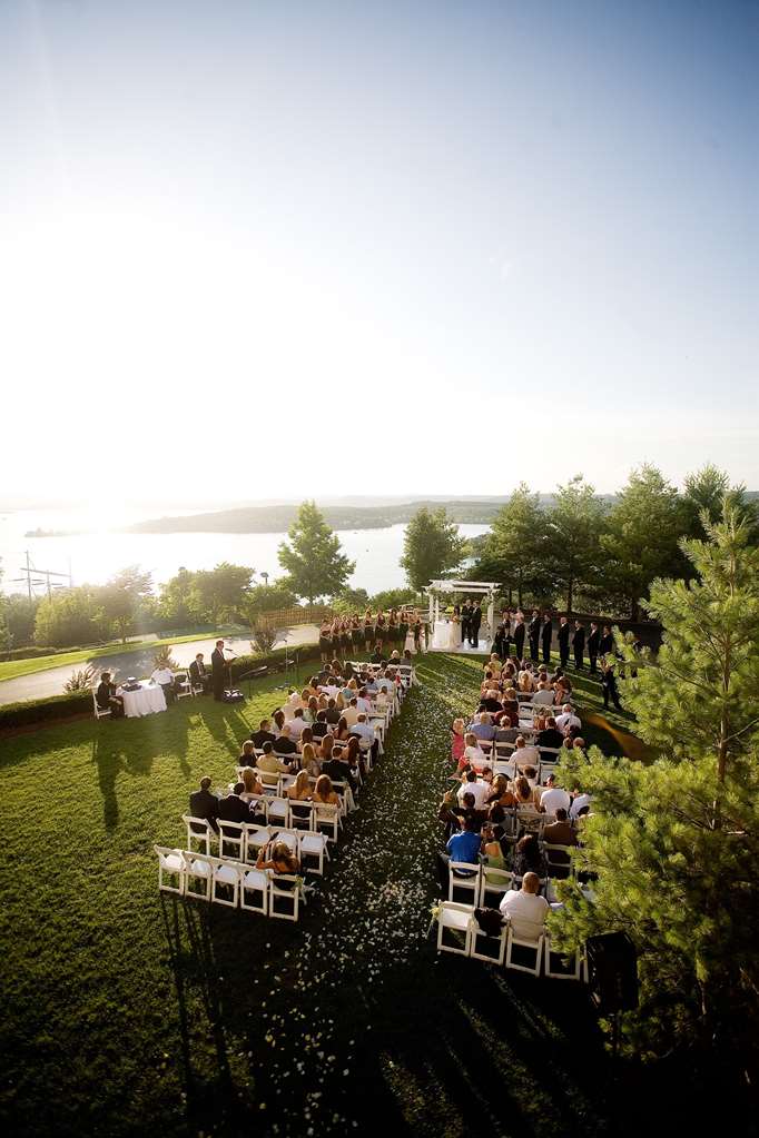 Chateau On The Lake Resort Spa and Convention Center - photo 22