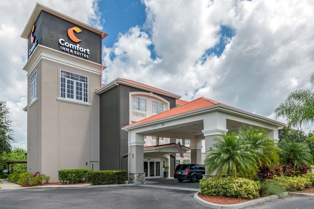 Comfort Inn & Suites - carbon neutral hotel in Port Charlotte