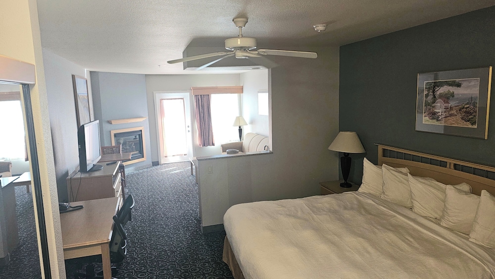 Lighthouse Suites Inn - photo 11
