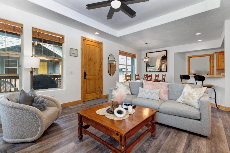 Fox Pointe At Redstone By Lespri Management - photo 37