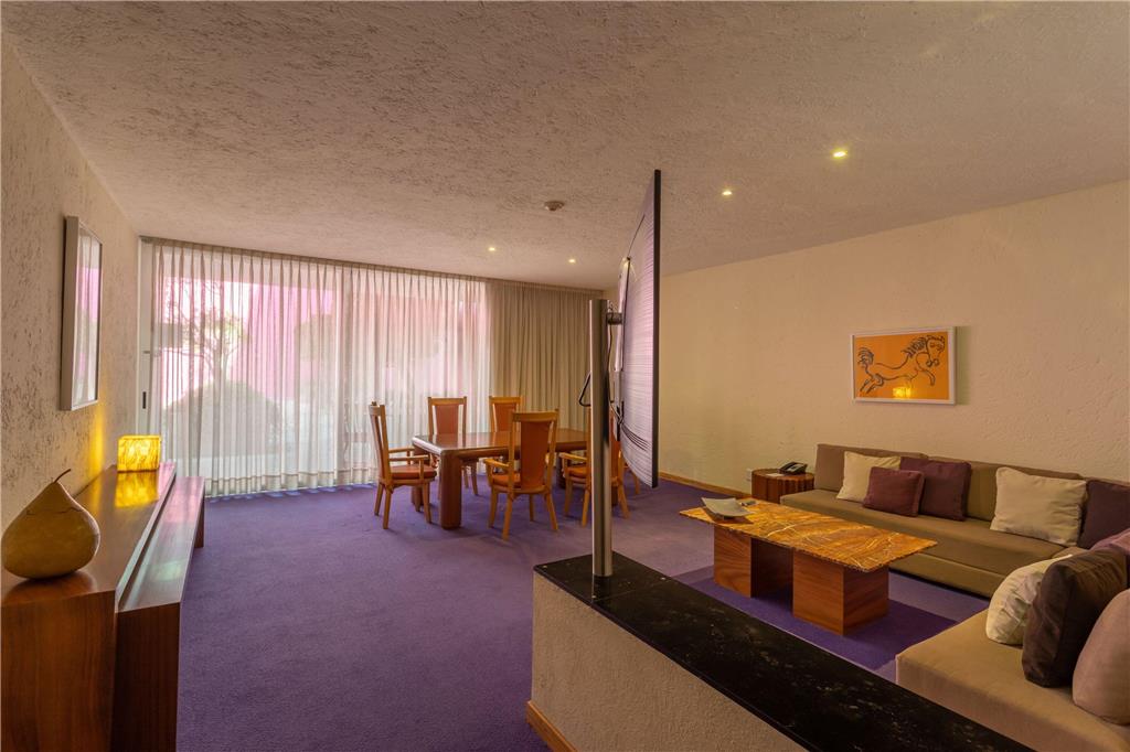Chapultepec Suite common area
