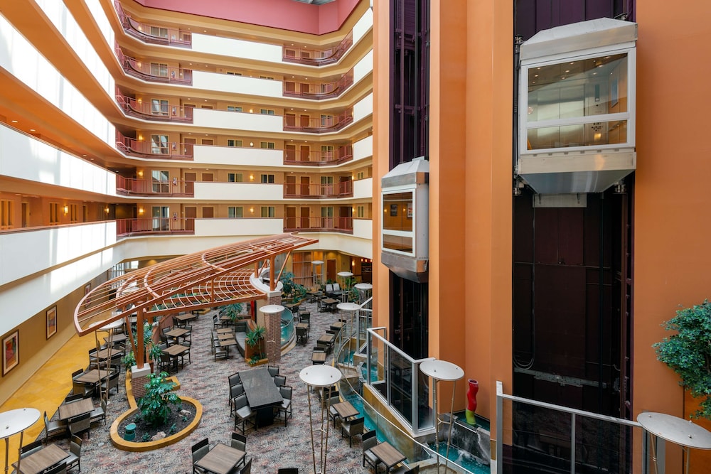 Embassy Suites Omaha La Vista Hotel & Conference Center - photo 2
