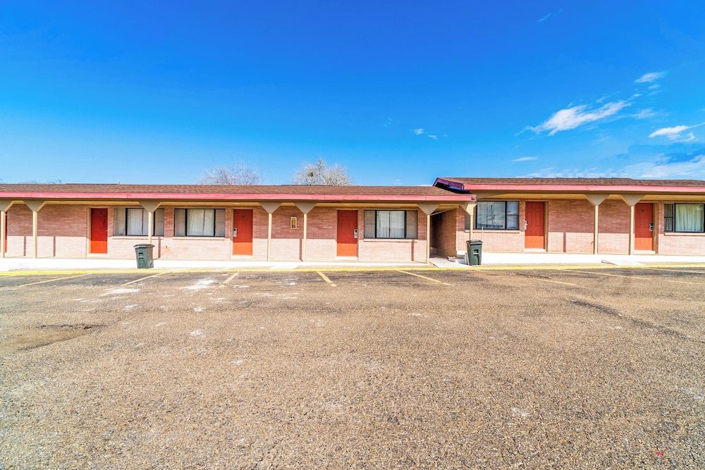 Oyo Hotel Beeville Us 181 - photo 75