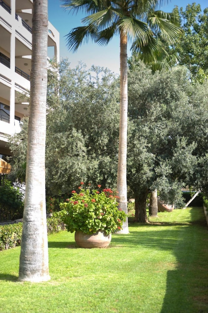 Atlantica Gardens Hotel