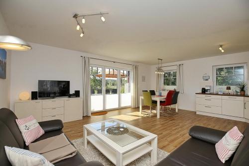 Reethaus Am Mariannenweg 17b — 4-Star Luxury Hotel in Ostseebad Boltenhagen, Germany