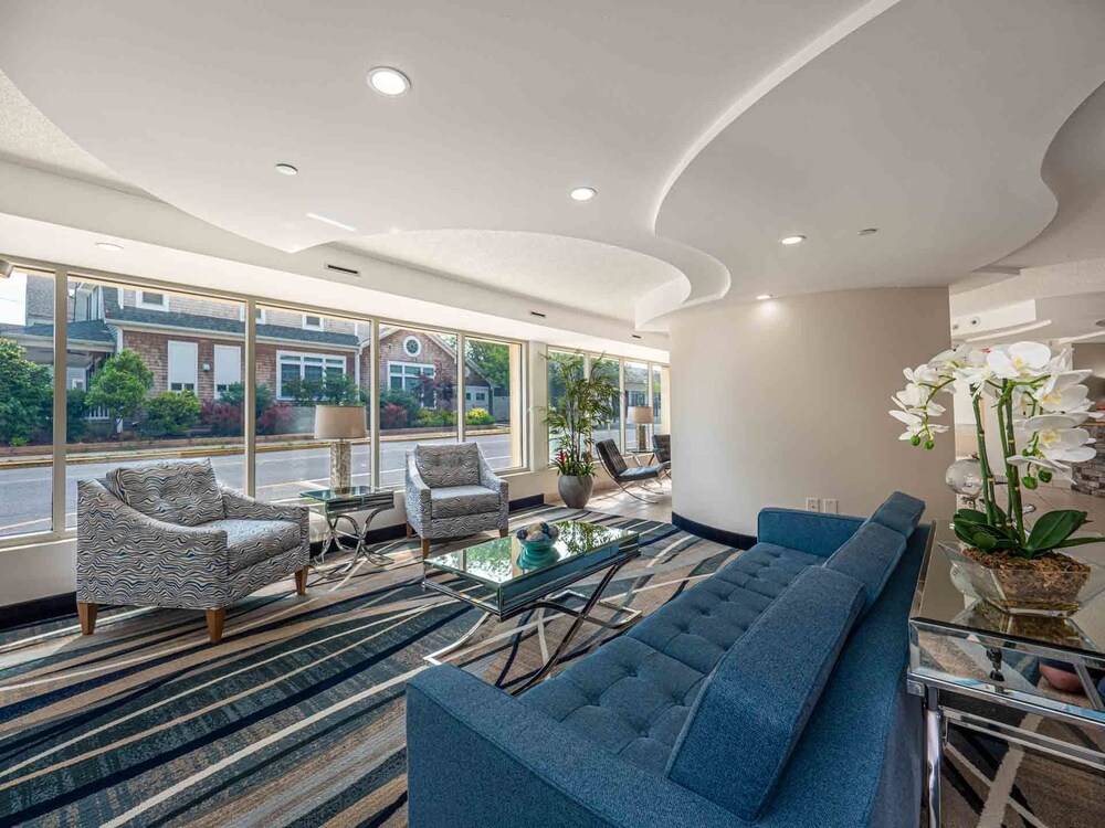 The Breakers Hotel & Suites - photo 2
