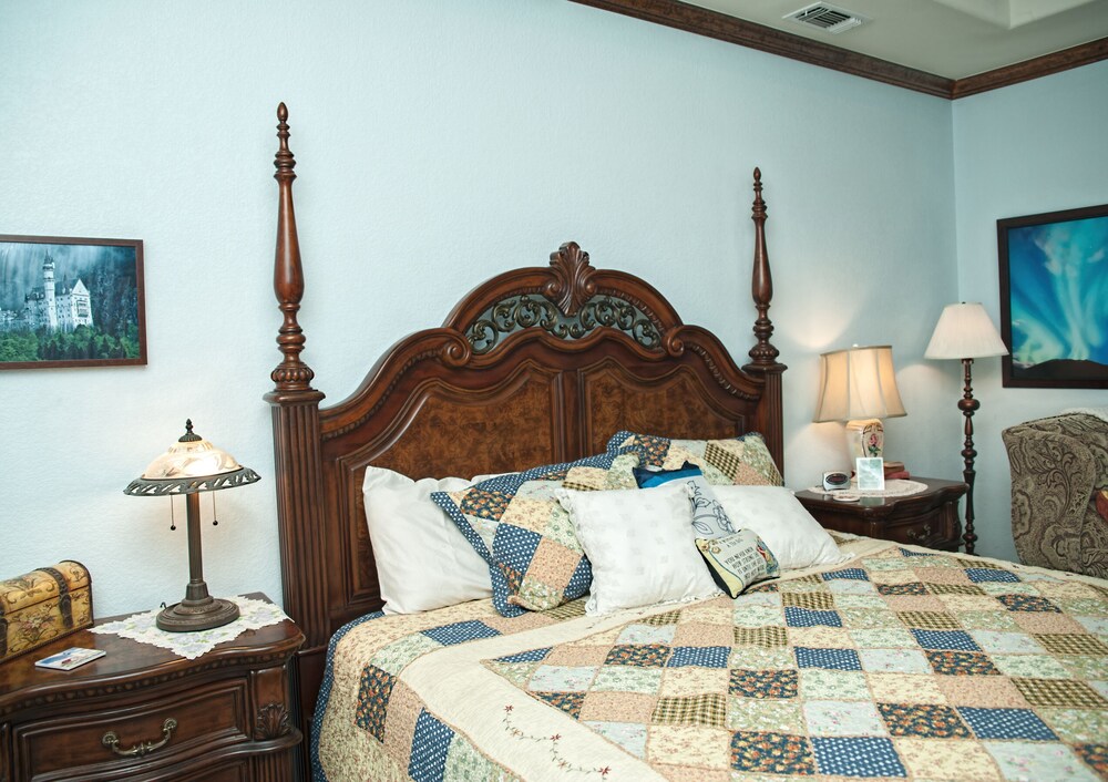 Yellow Rose Inn - photo 11