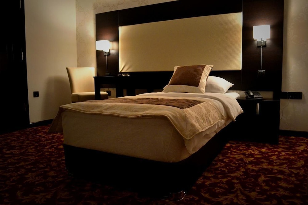 Espana Hotel — 4-Star Luxury Hotel in Sarajevo, Bosnia and Herzegovina