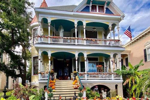 The Sealy House — 4-Star Luxury Hotel in Galveston, United States